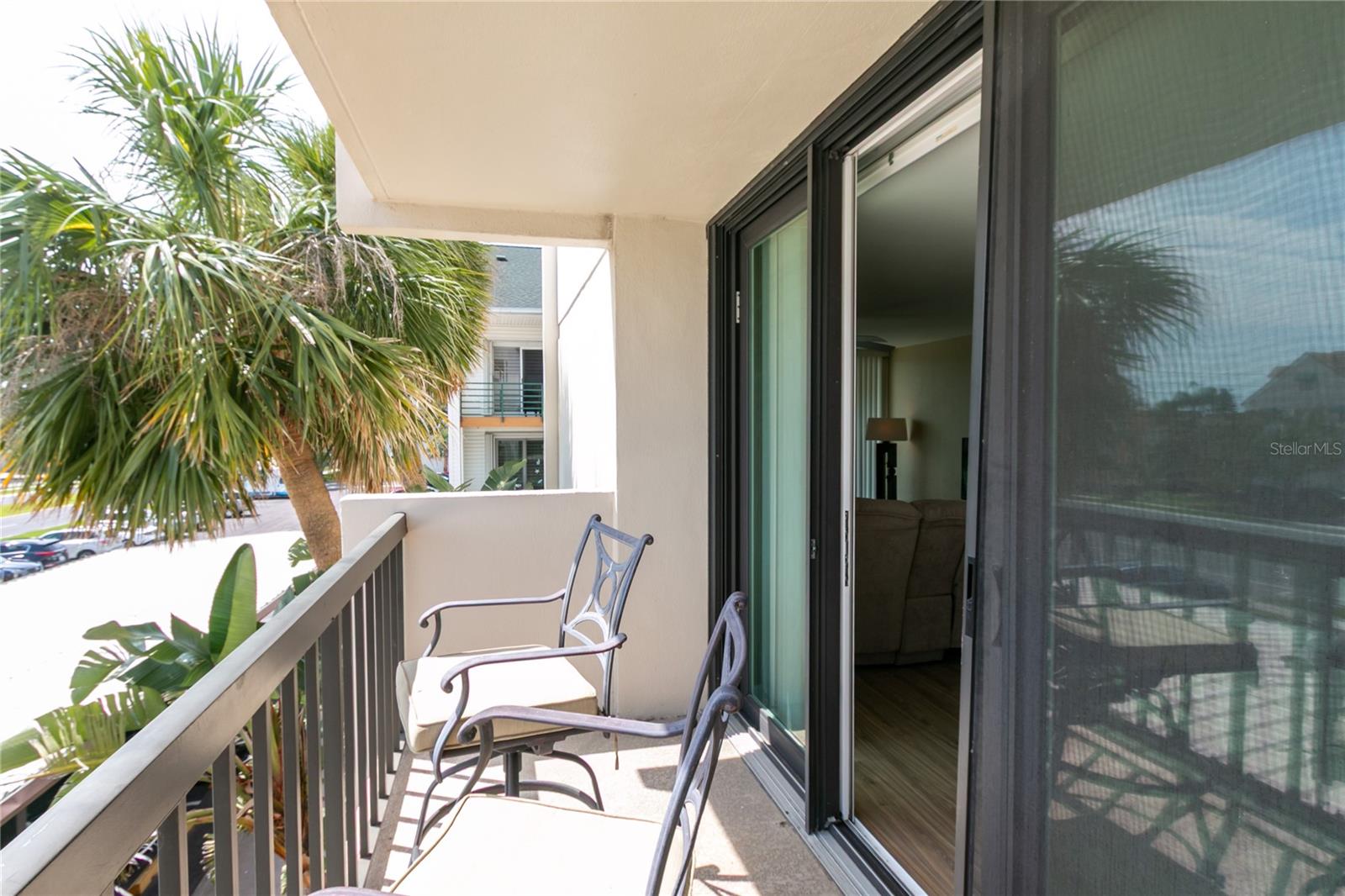 Image 13 of 72 For 400 Island Way 212