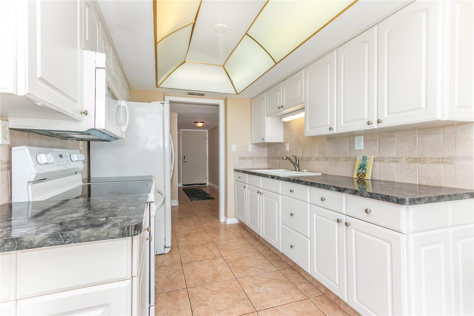 Image 17 of 72 For 400 Island Way 212