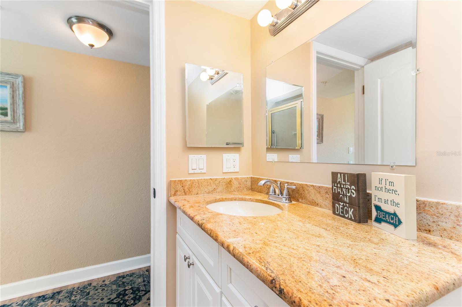 Image 20 of 72 For 400 Island Way 212