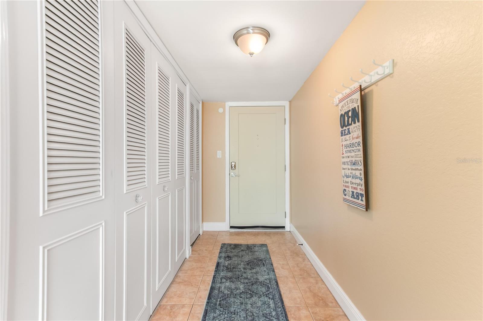 Image 5 of 72 For 400 Island Way 212