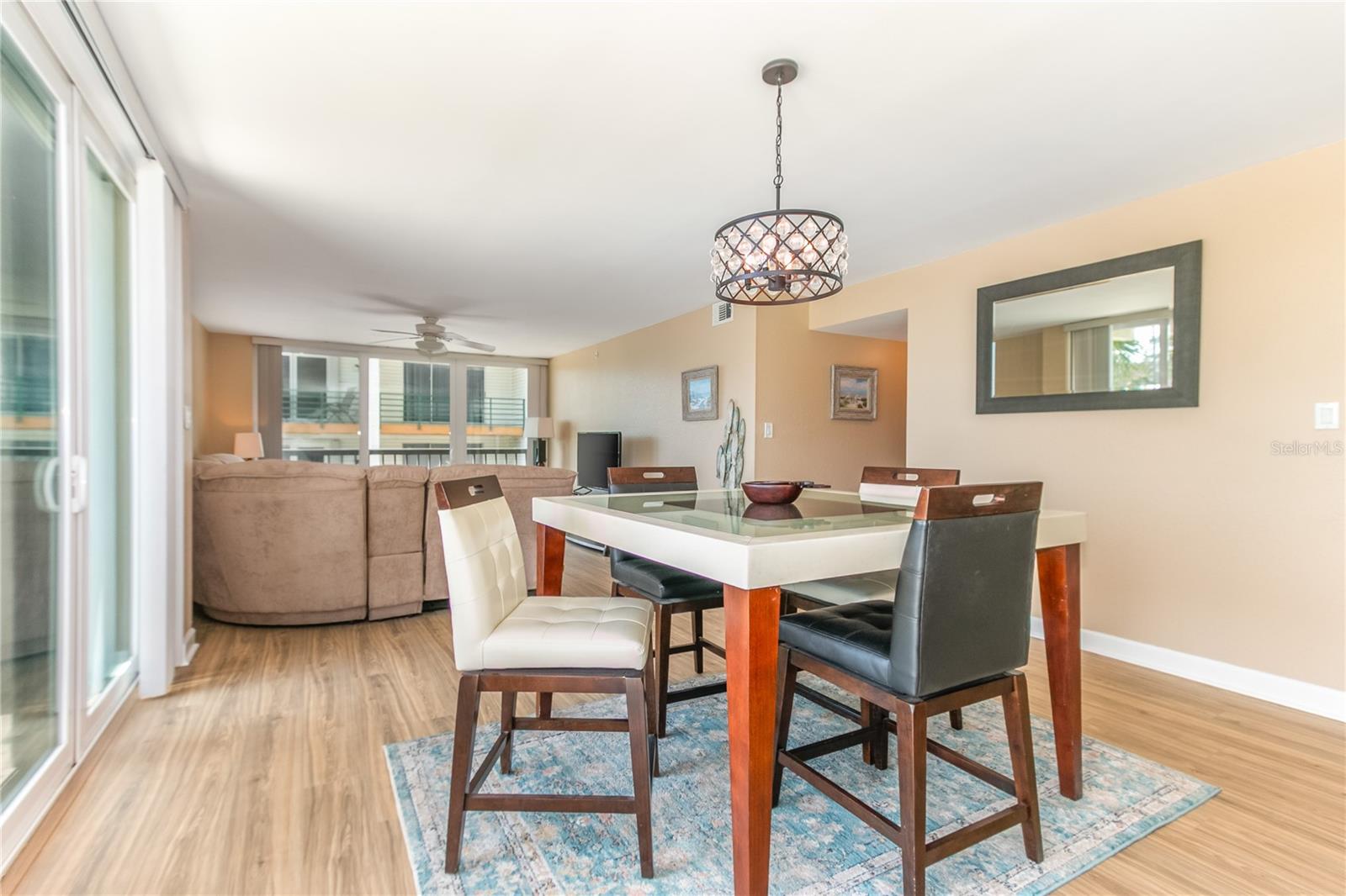 Image 8 of 72 For 400 Island Way 212