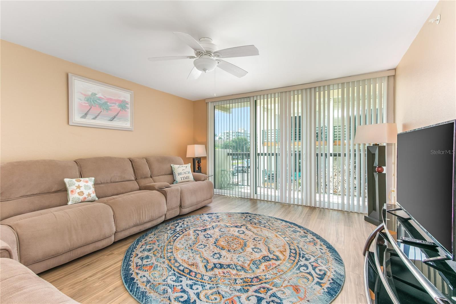 Image 9 of 72 For 400 Island Way 212