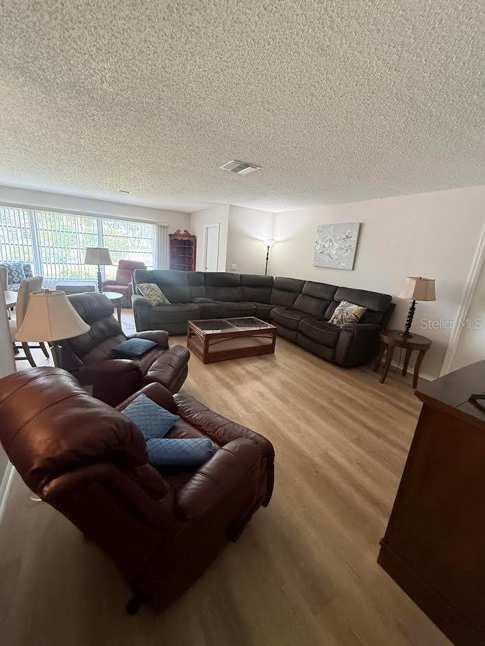 Image 3 of 14 For 508 Foxglove Circle B