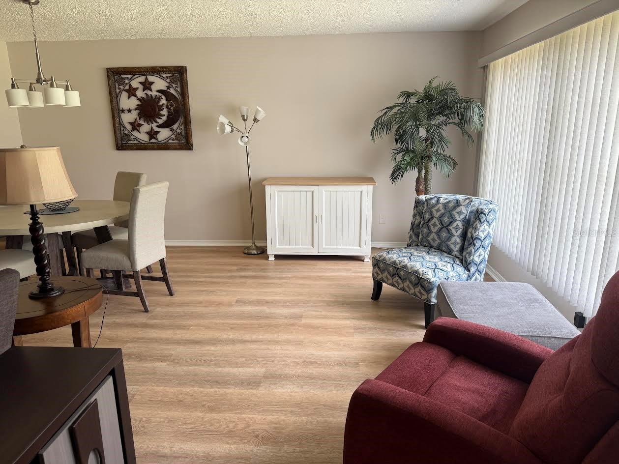 Image 4 of 14 For 508 Foxglove Circle B