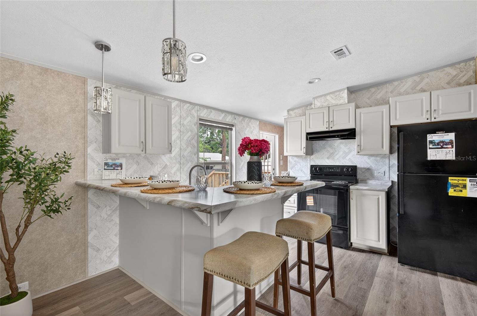Listing photo id 9 for 3219 Welsh Street