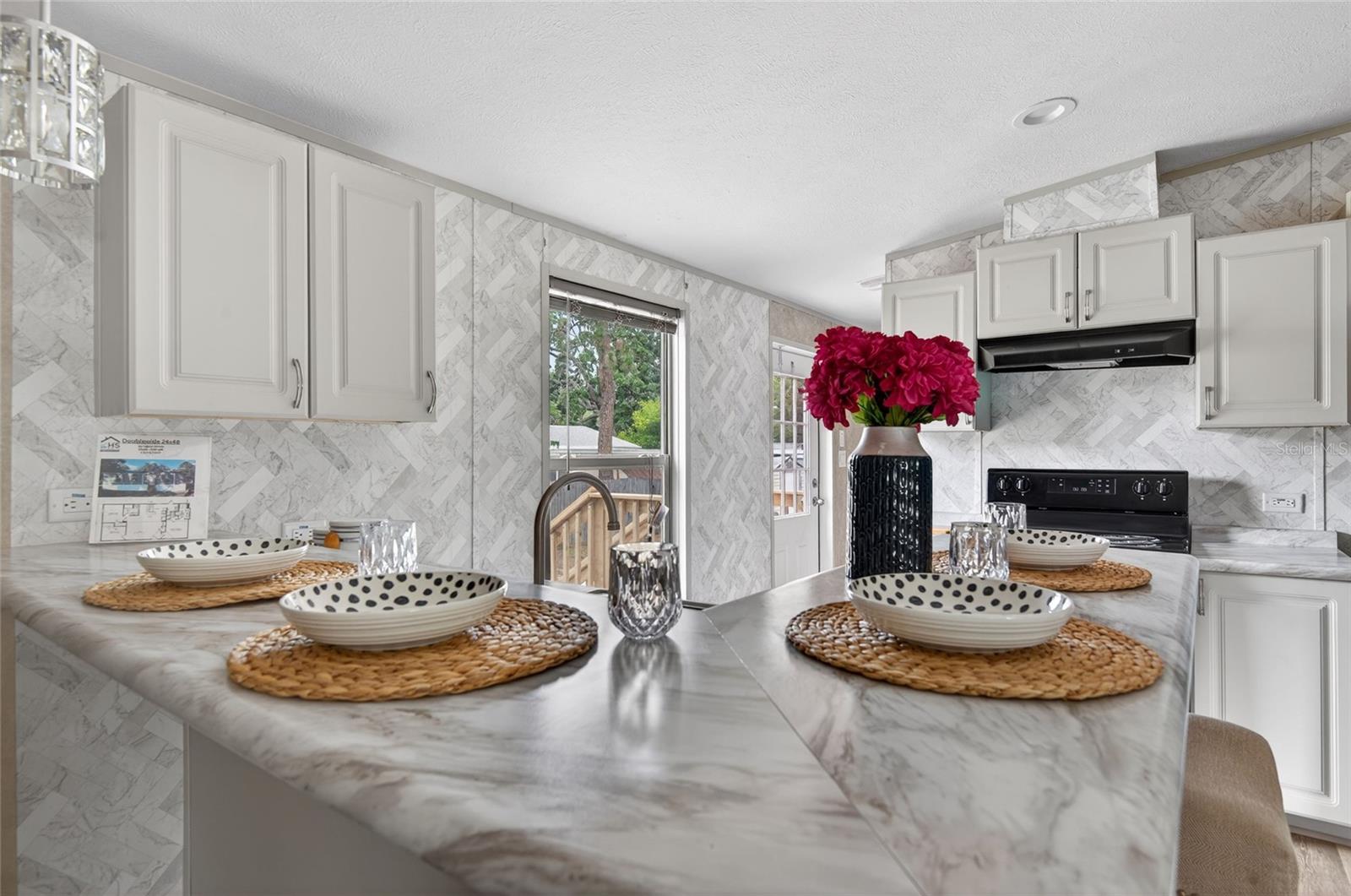 Listing photo id 11 for 3219 Welsh Street