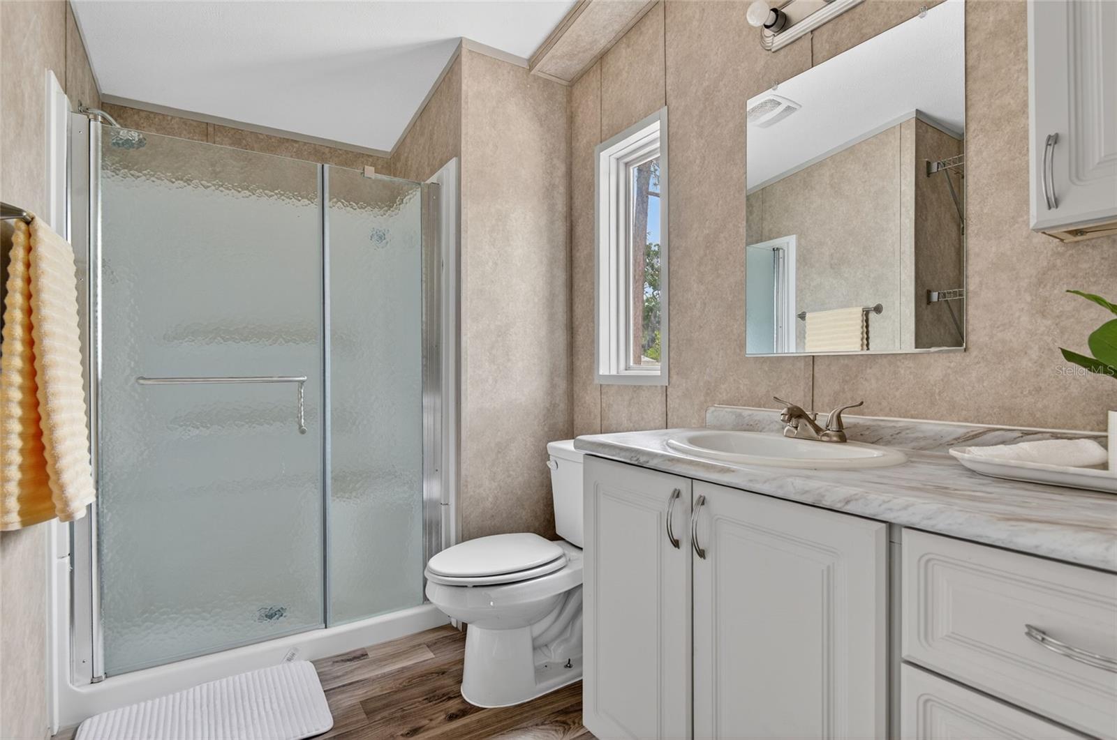 Listing photo id 17 for 3219 Welsh Street