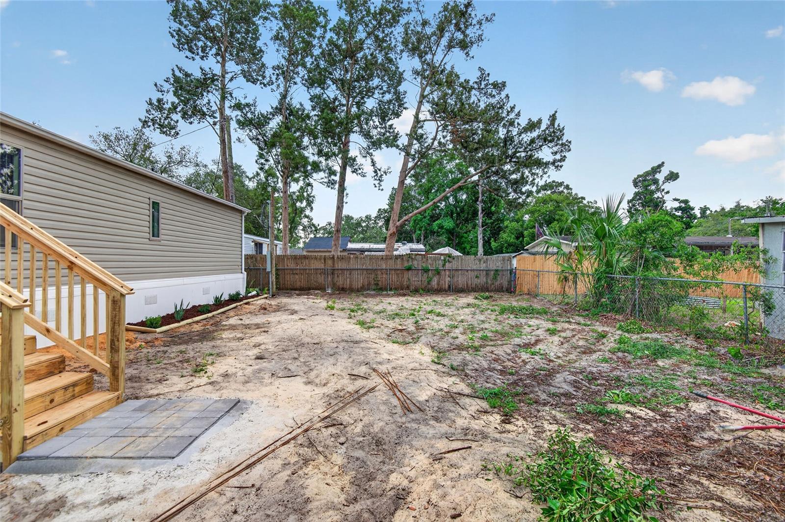 Listing photo id 21 for 3219 Welsh Street