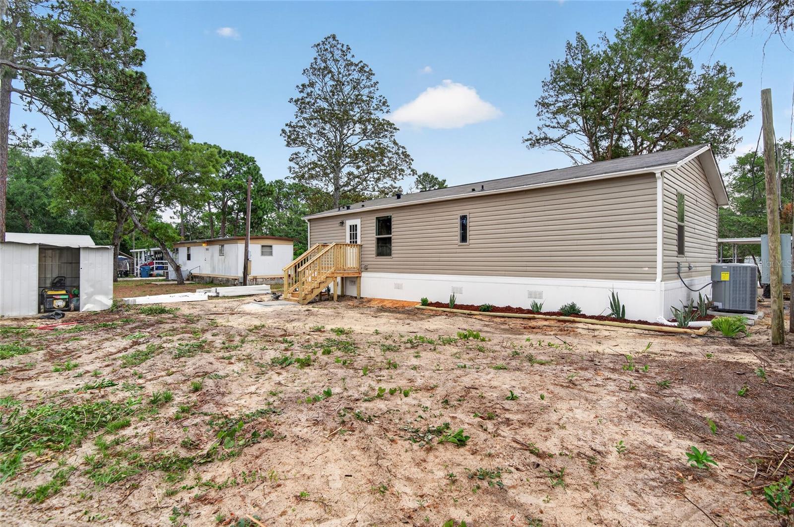 Listing photo id 22 for 3219 Welsh Street