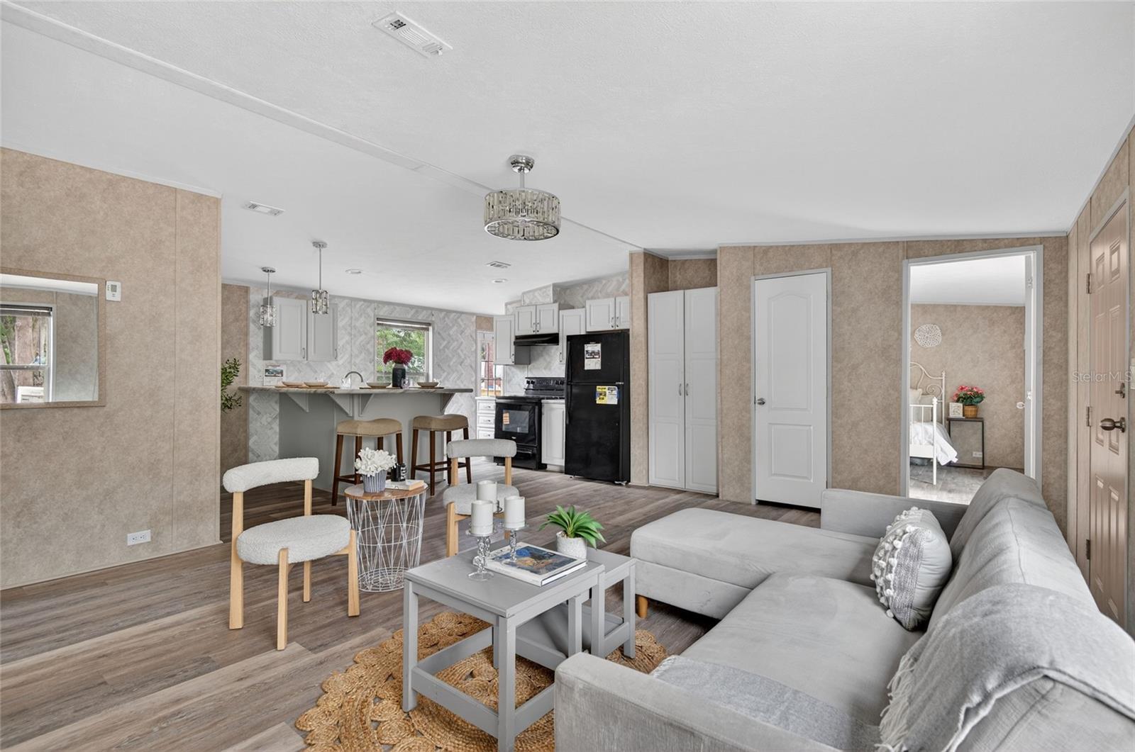 Listing photo id 5 for 3219 Welsh Street