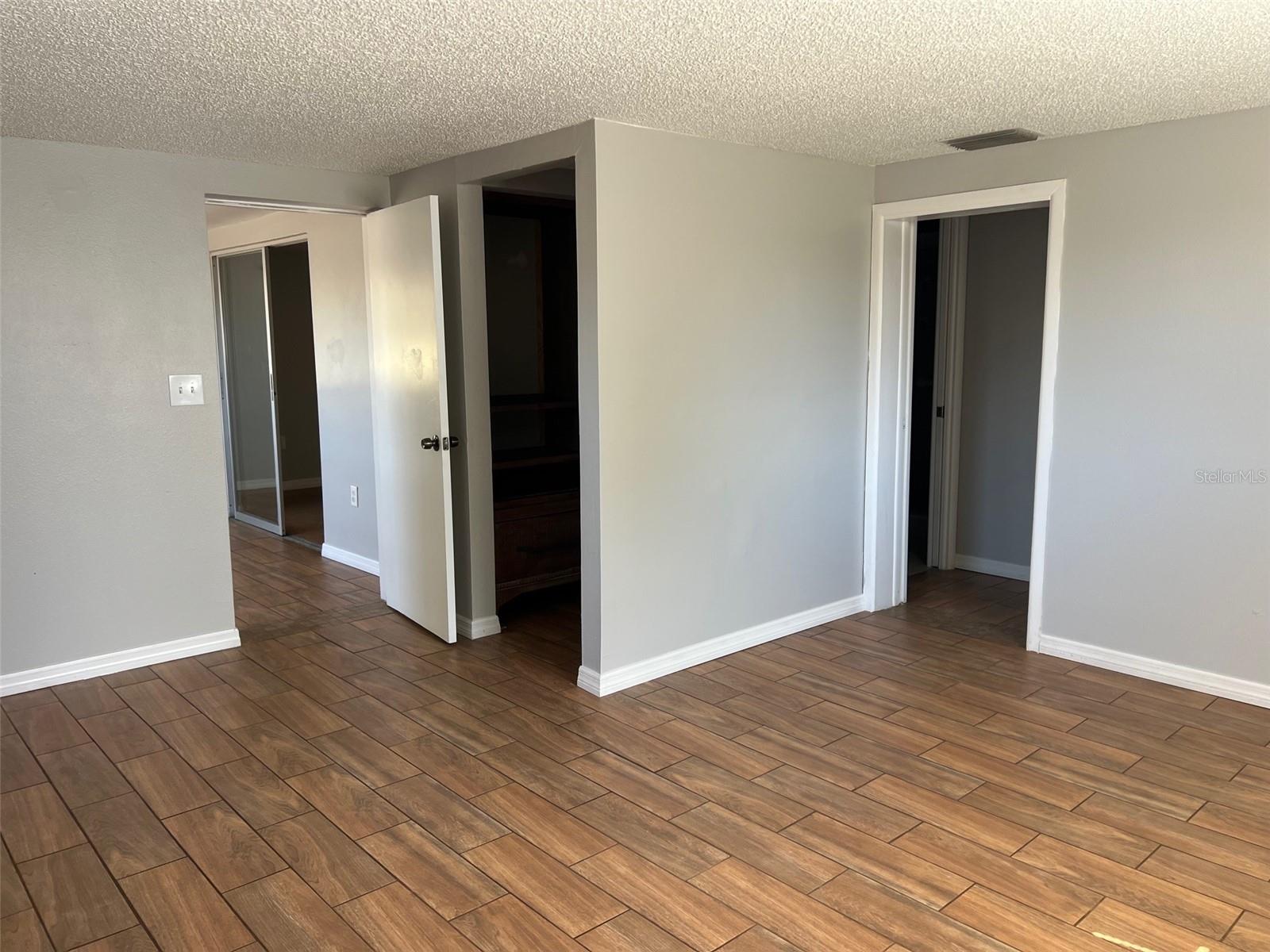Image 11 of 21 For 7835 Arbordale Drive