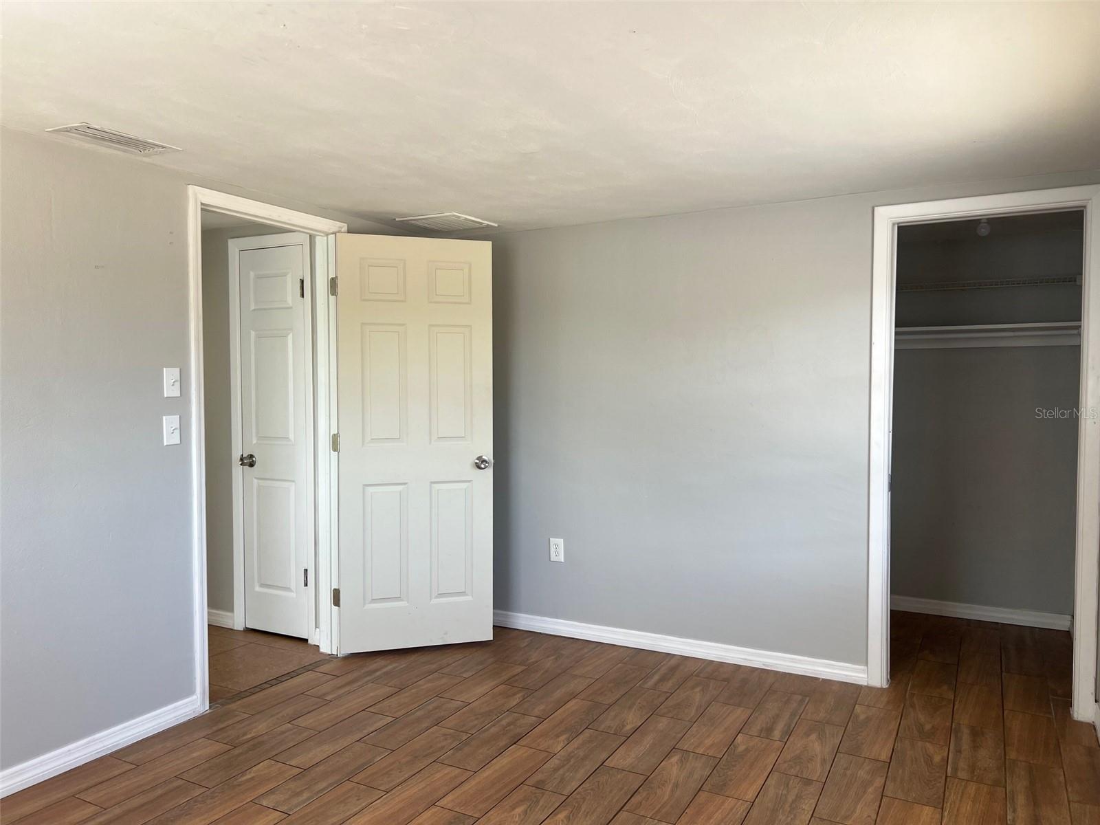 Image 18 of 21 For 7835 Arbordale Drive
