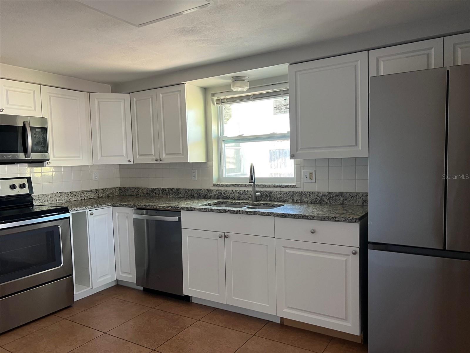 Image 6 of 21 For 7835 Arbordale Drive