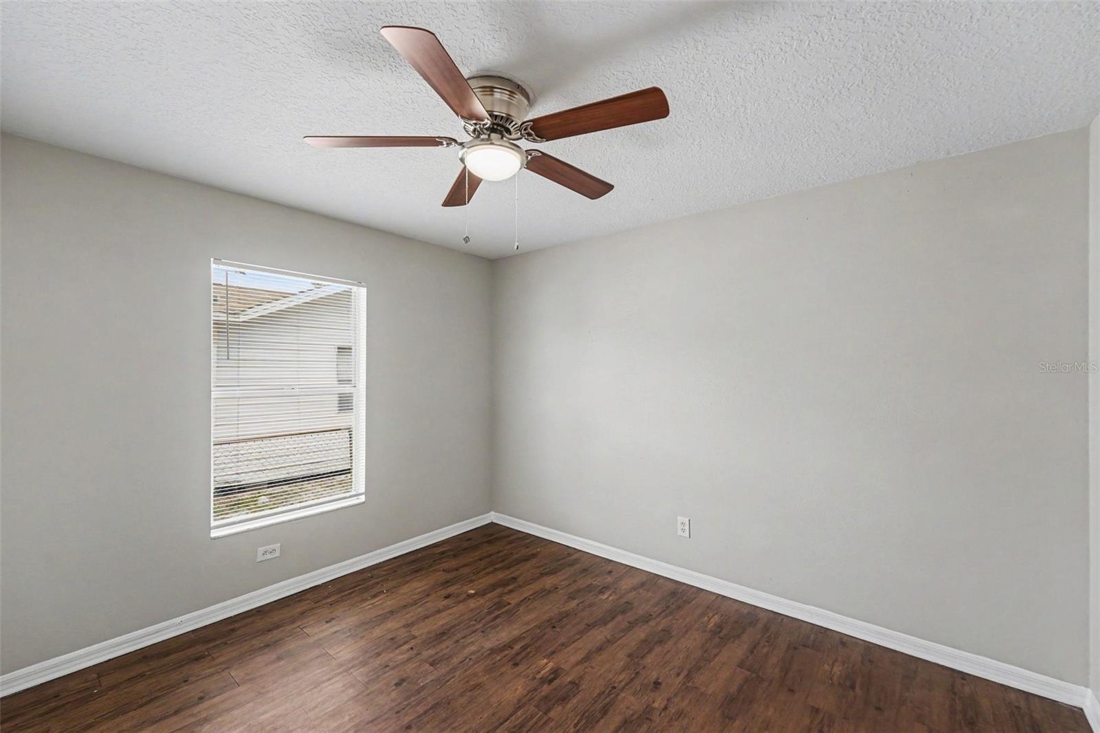 Image 12 of 26 For 1602 North Bay Street