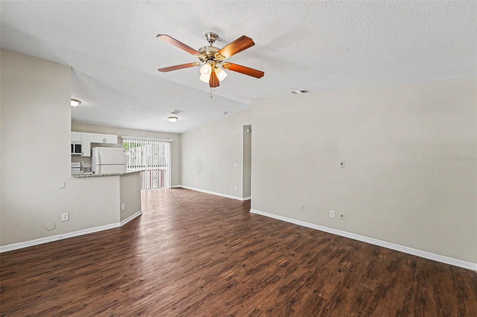 Image 6 of 26 For 1602 North Bay Street