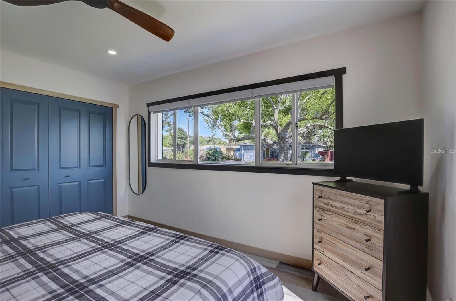 Image 18 of 47 For 5428 7th Avenue N