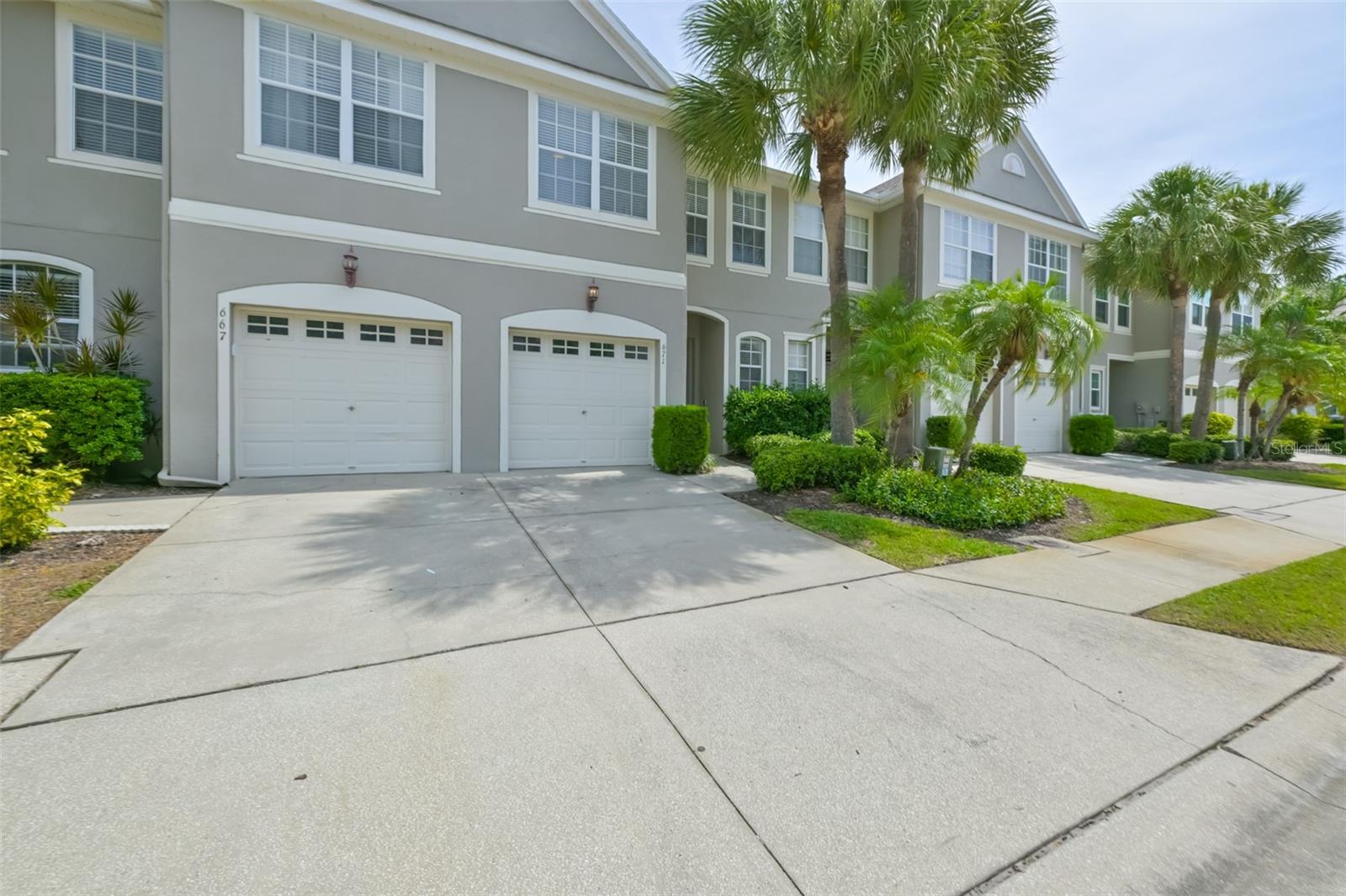 Image 2 of 42 For 671 Vallance Way Ne