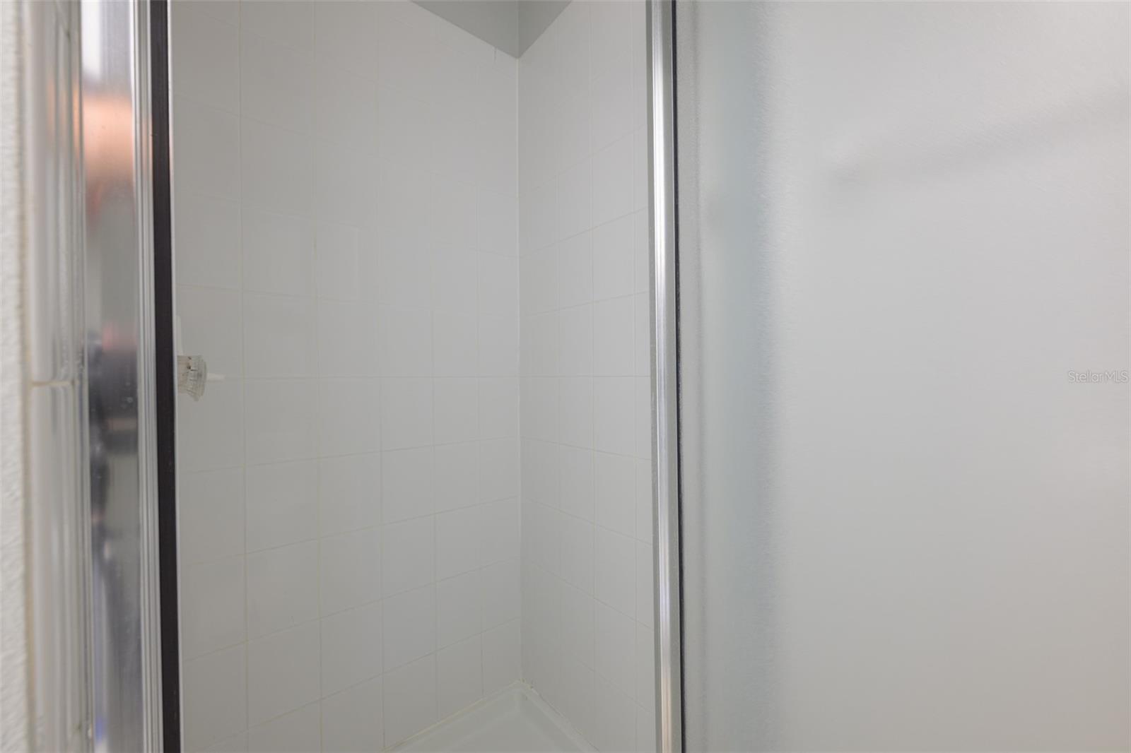 Image 22 of 42 For 671 Vallance Way Ne