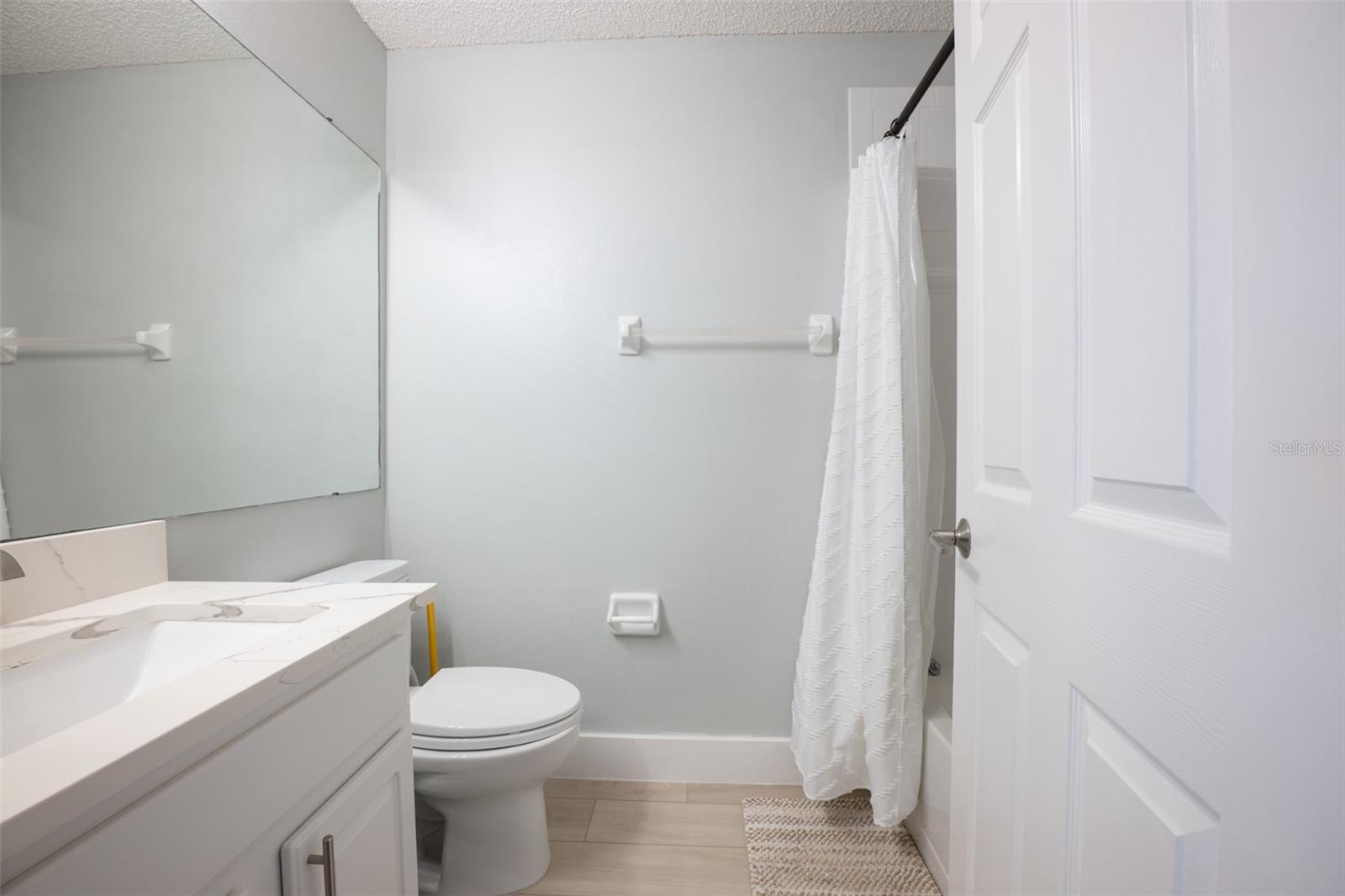 Image 23 of 42 For 671 Vallance Way Ne