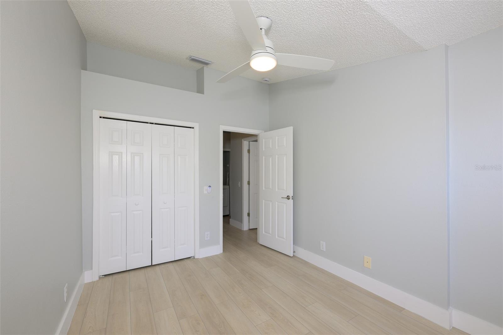 Image 28 of 42 For 671 Vallance Way Ne