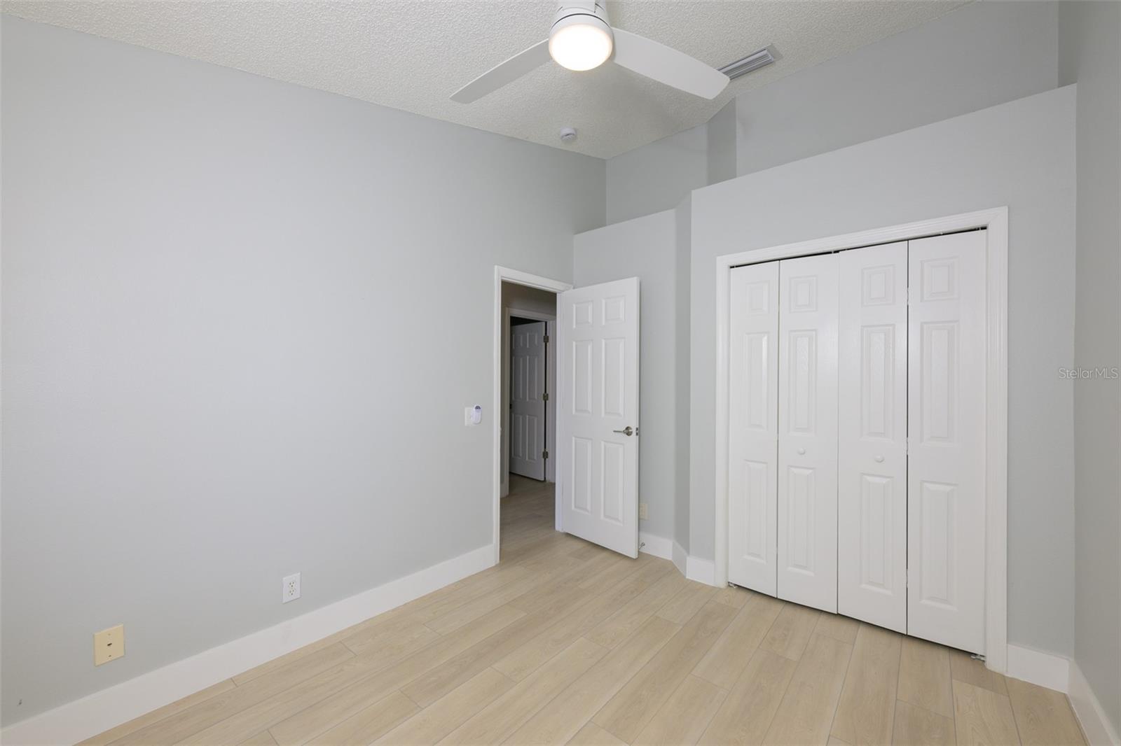 Image 30 of 42 For 671 Vallance Way Ne
