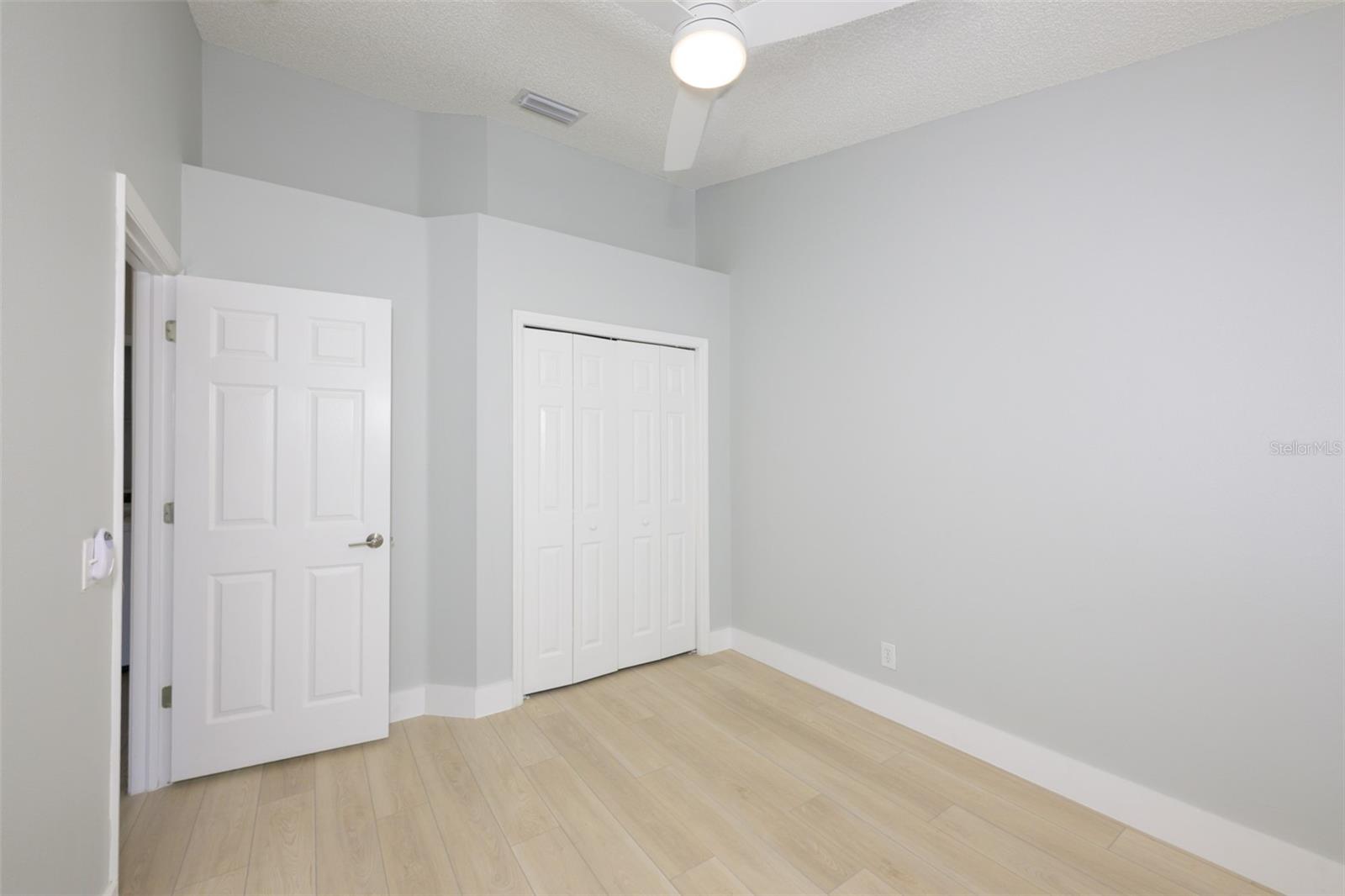 Image 31 of 42 For 671 Vallance Way Ne