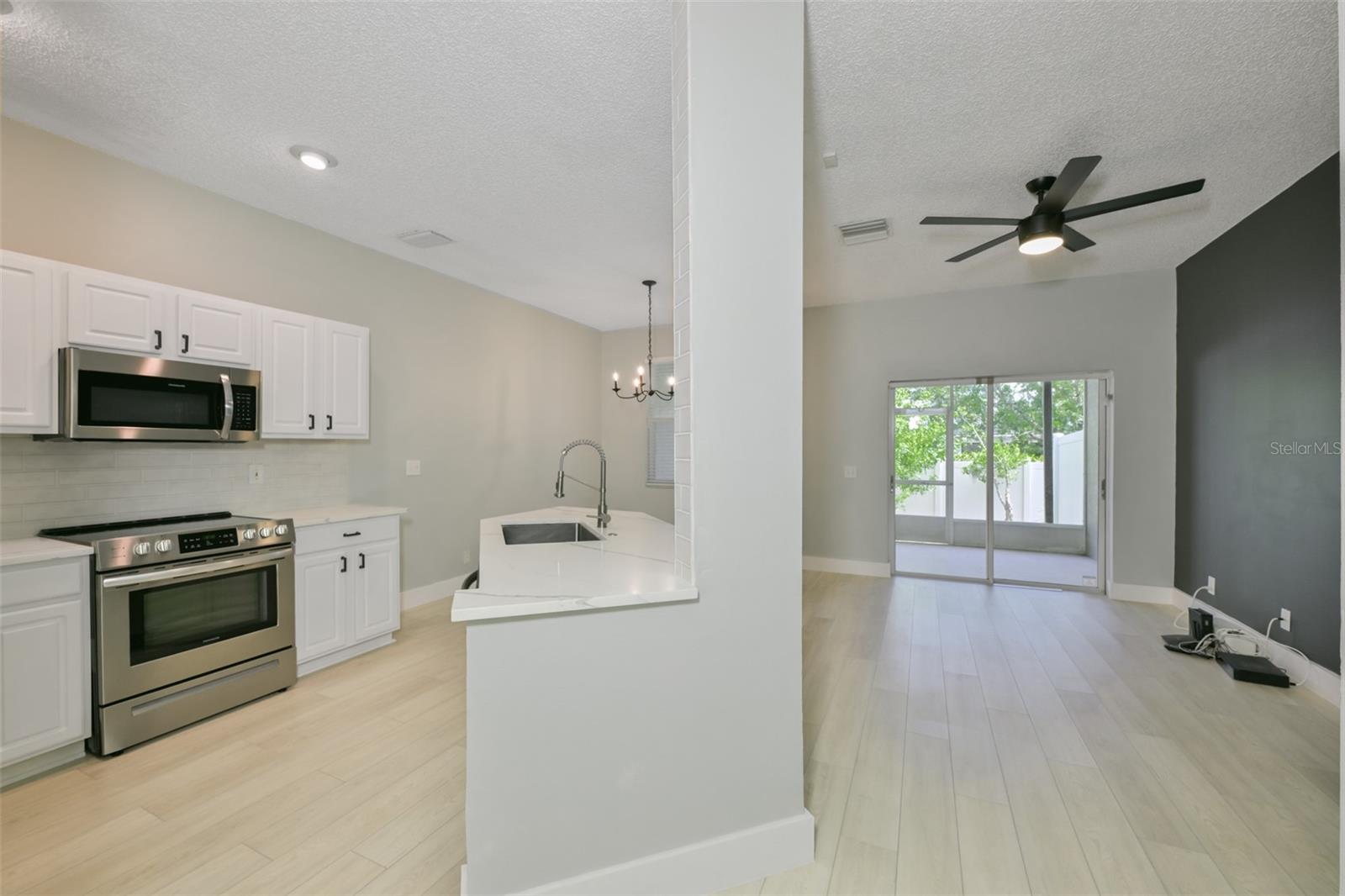 Image 6 of 42 For 671 Vallance Way Ne