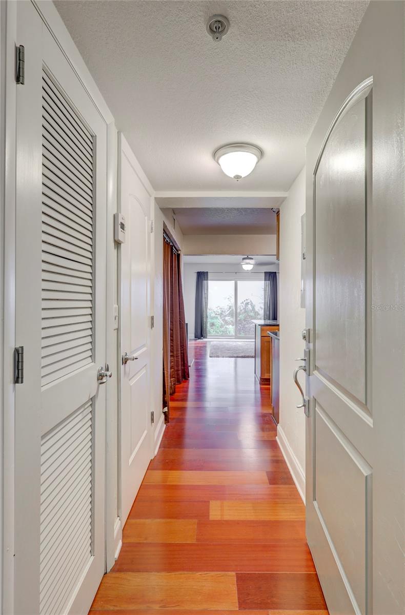 Image 4 of 24 For 210 5th Avenue S 107