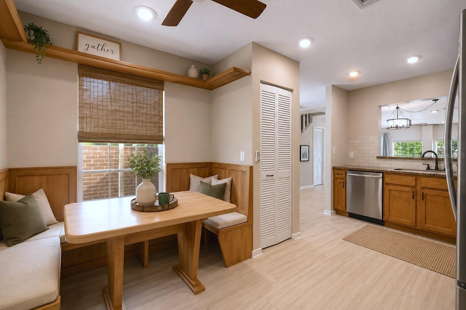 Image 13 of 49 For 641 Maple Oak. Circle 101