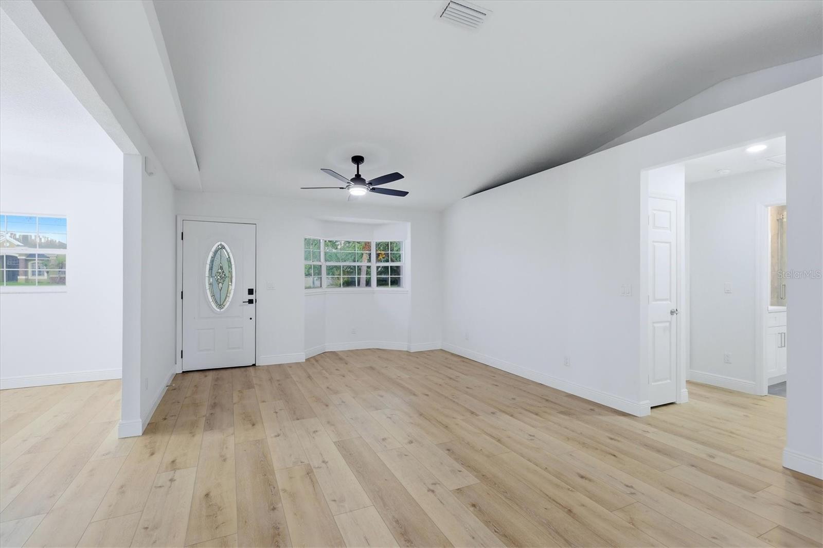 Image 10 of 49 For 26602 Easy Street