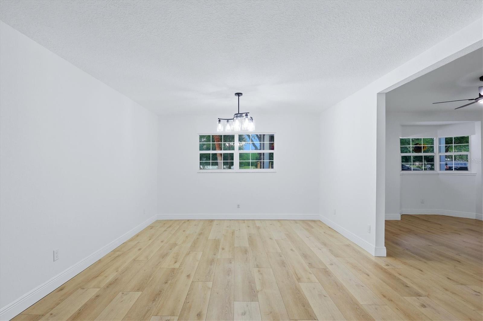 Image 11 of 49 For 26602 Easy Street