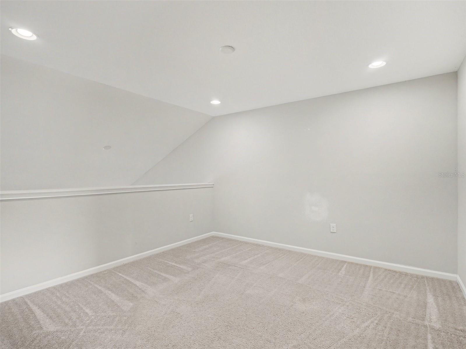 Image 13 of 39 For 11733 Meadowgate Place