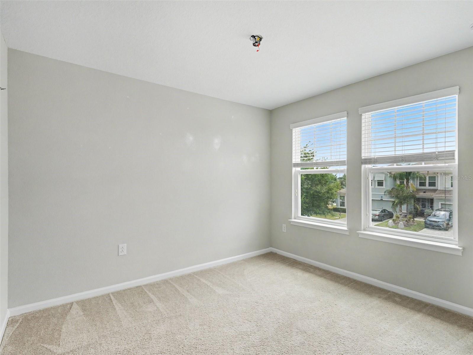 Image 20 of 39 For 11733 Meadowgate Place