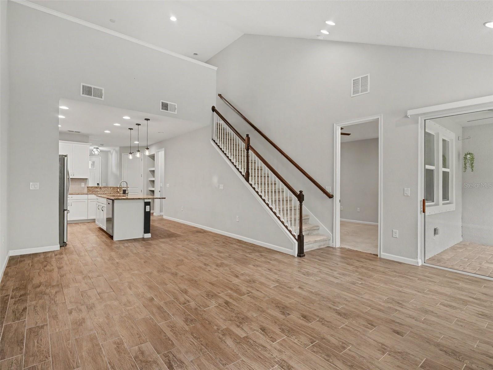 Image 5 of 39 For 11733 Meadowgate Place