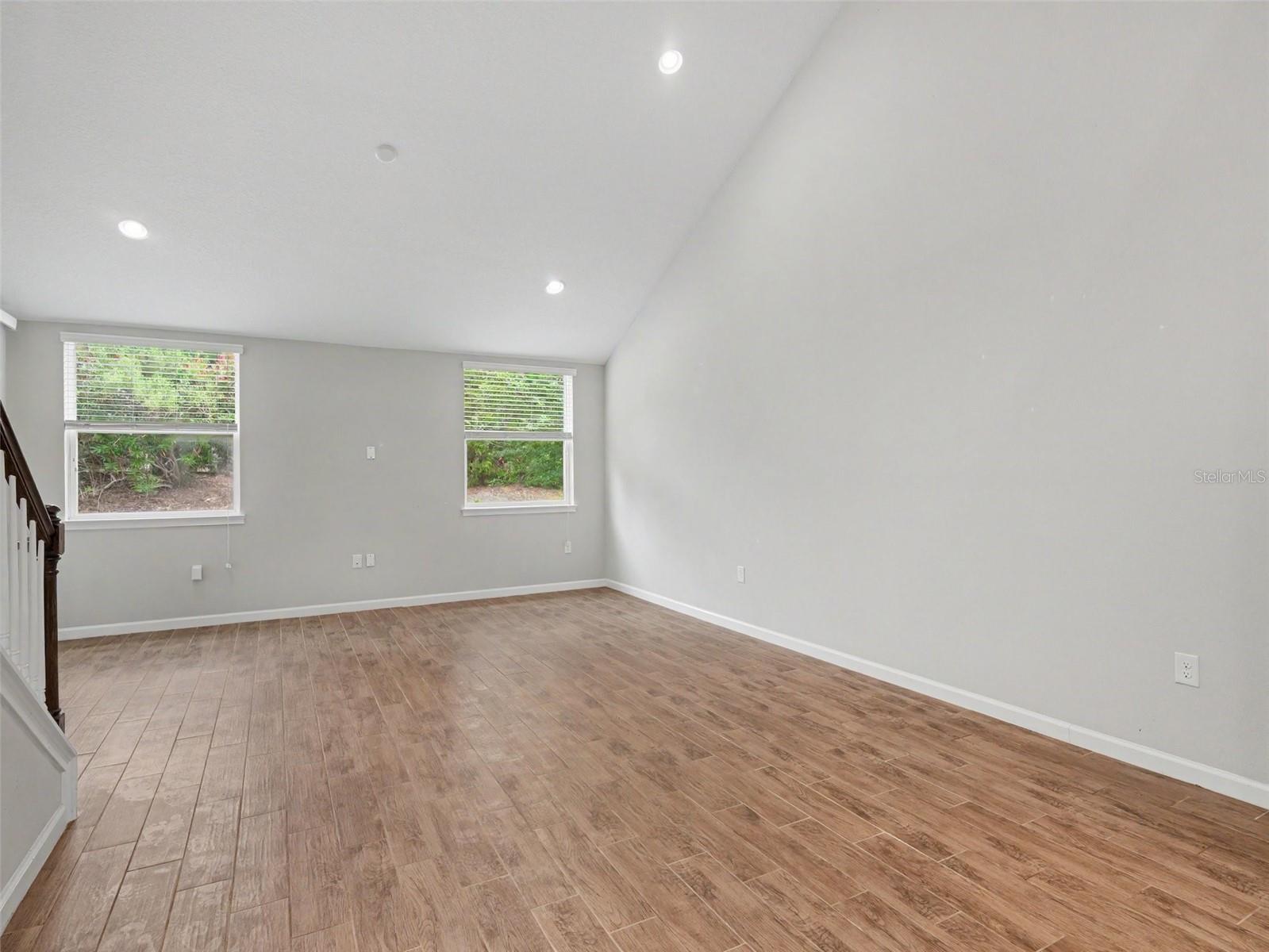 Image 7 of 39 For 11733 Meadowgate Place