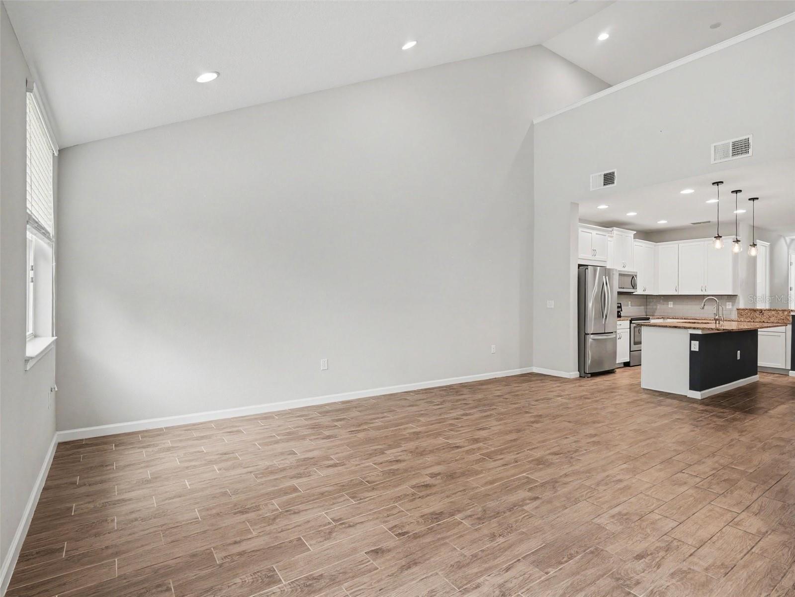 Image 8 of 39 For 11733 Meadowgate Place
