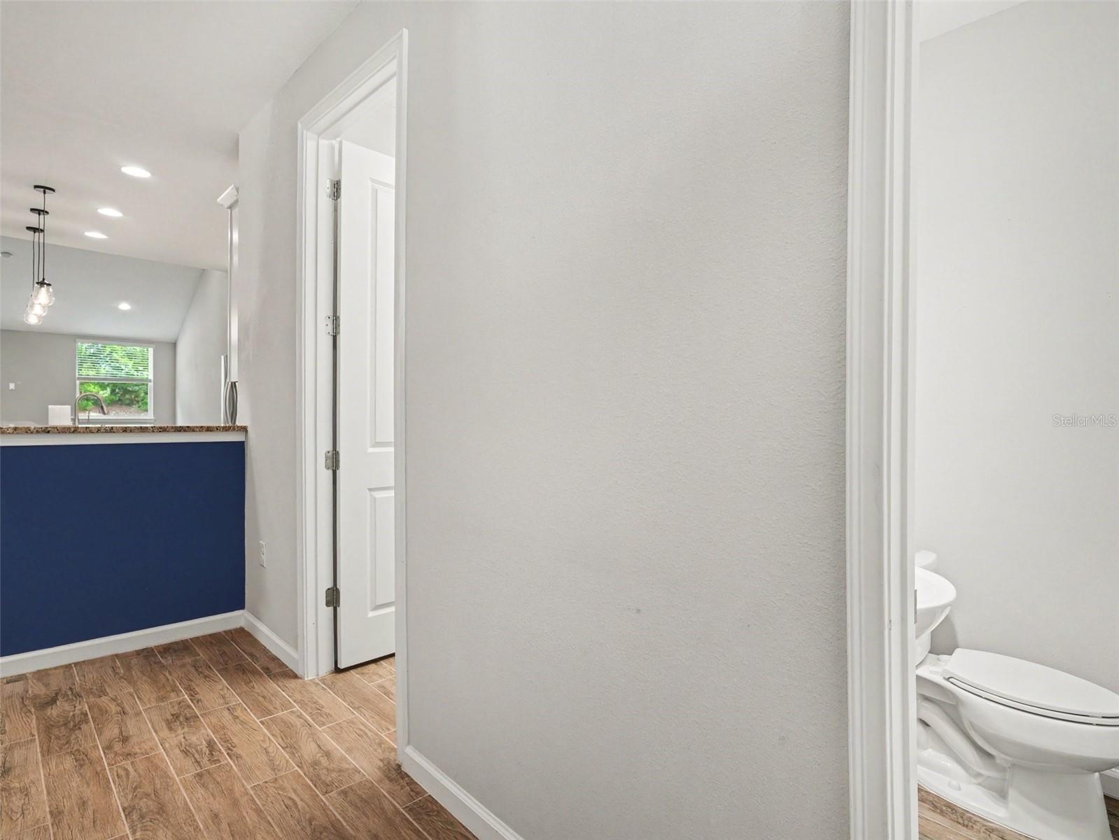 Image 9 of 39 For 11733 Meadowgate Place