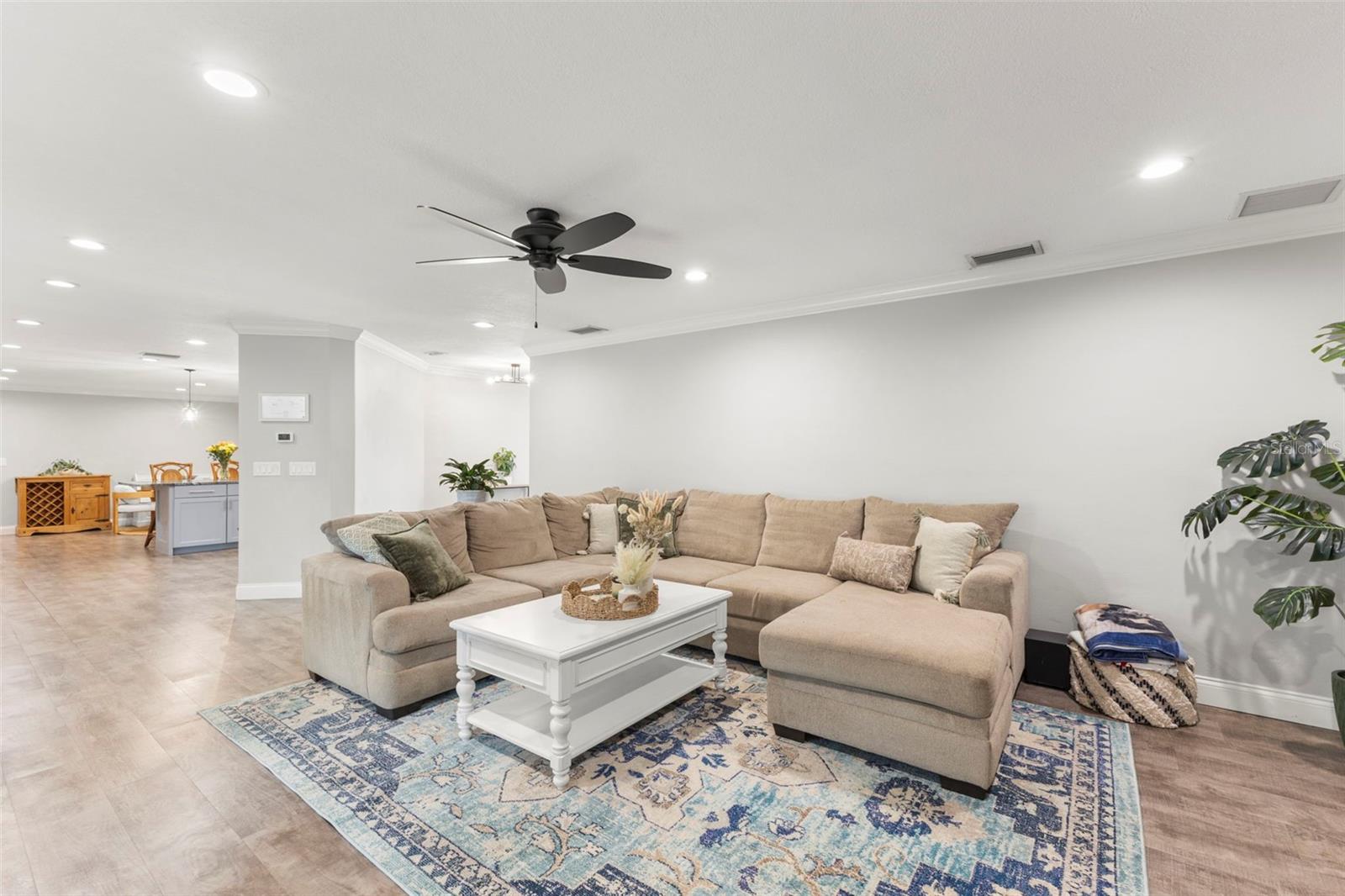Image 7 of 39 For 2059 Imperial Way
