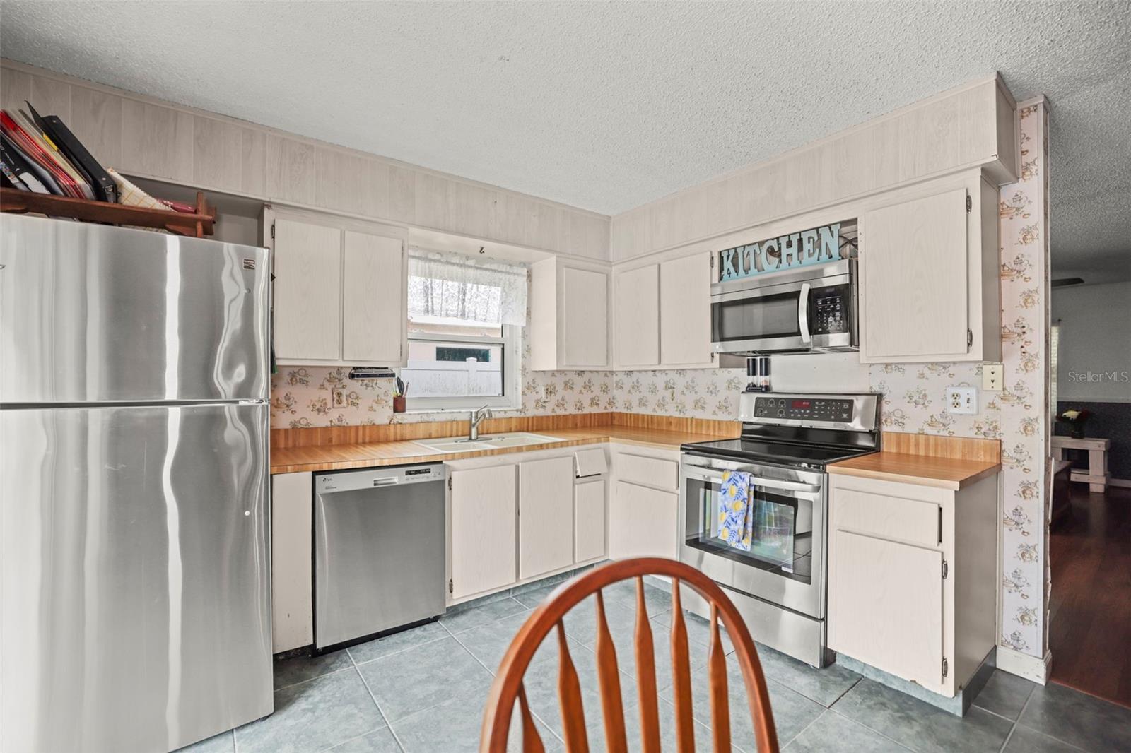 Image 6 of 41 For 1613 Greenwood Drive