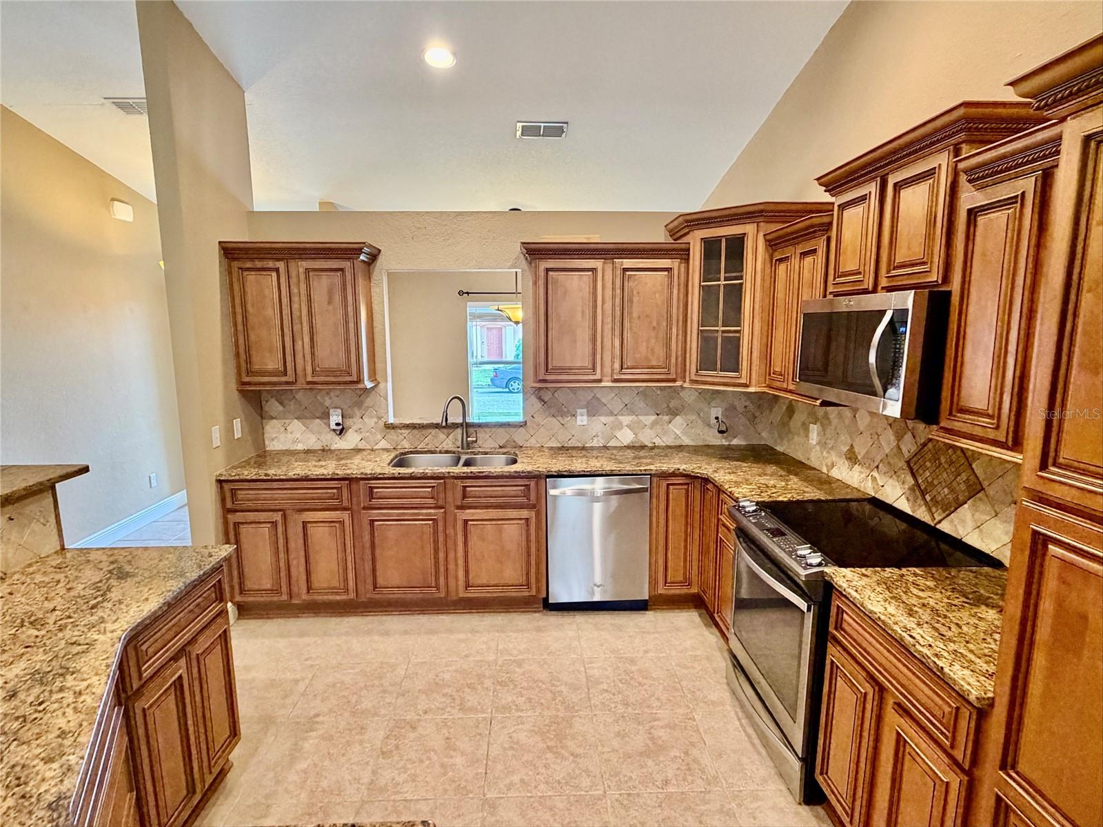 Image 6 of 36 For 1542 Saddlehorn Drive