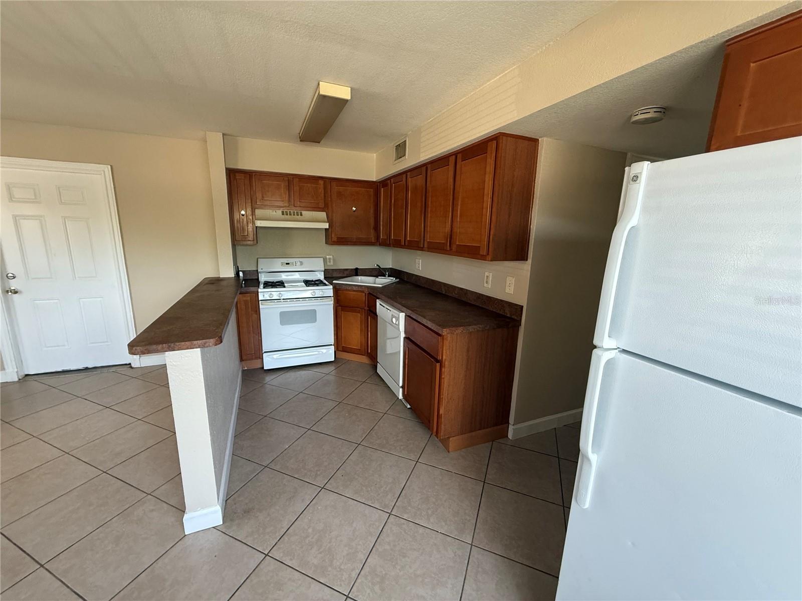 Image 4 of 8 For 117 Evergreen Avenue 105