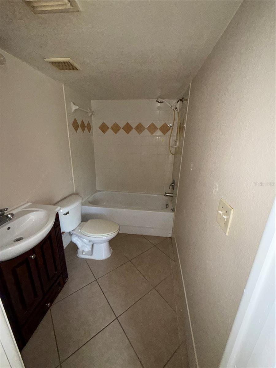 Image 7 of 8 For 117 Evergreen Avenue 105