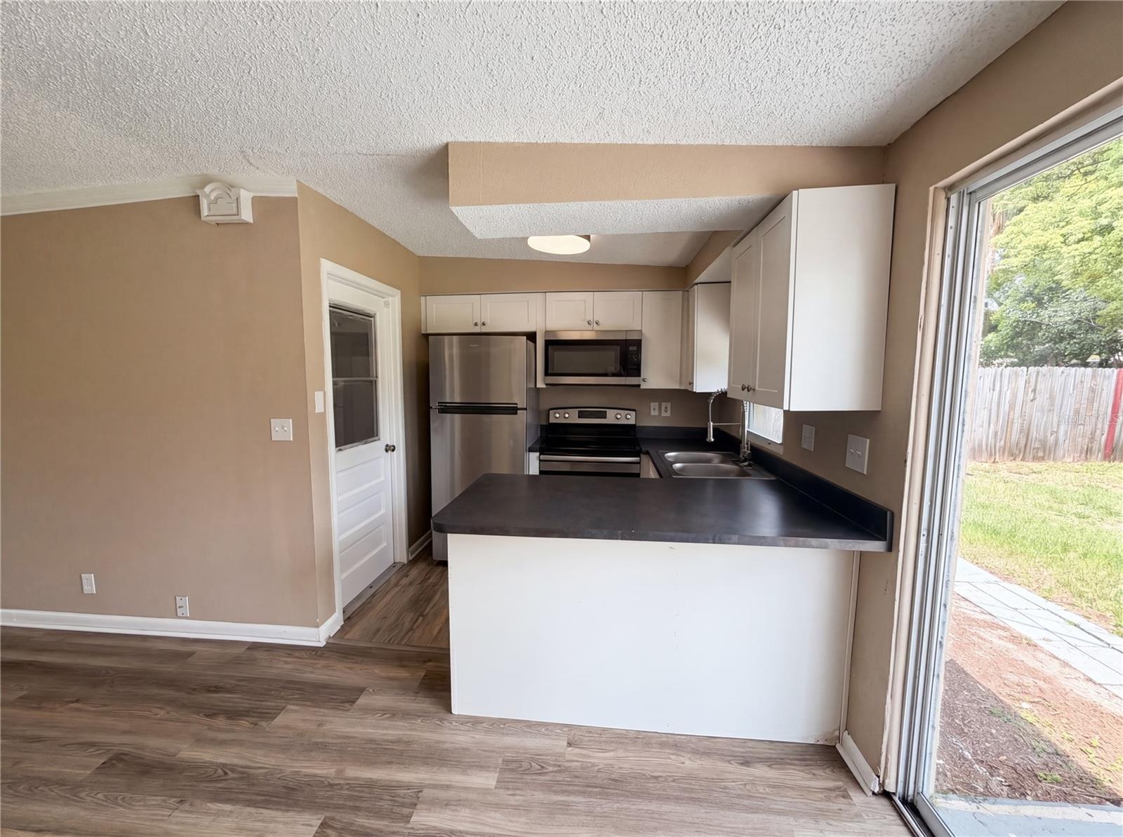 Image 10 of 18 For 10463 110th Avenue
