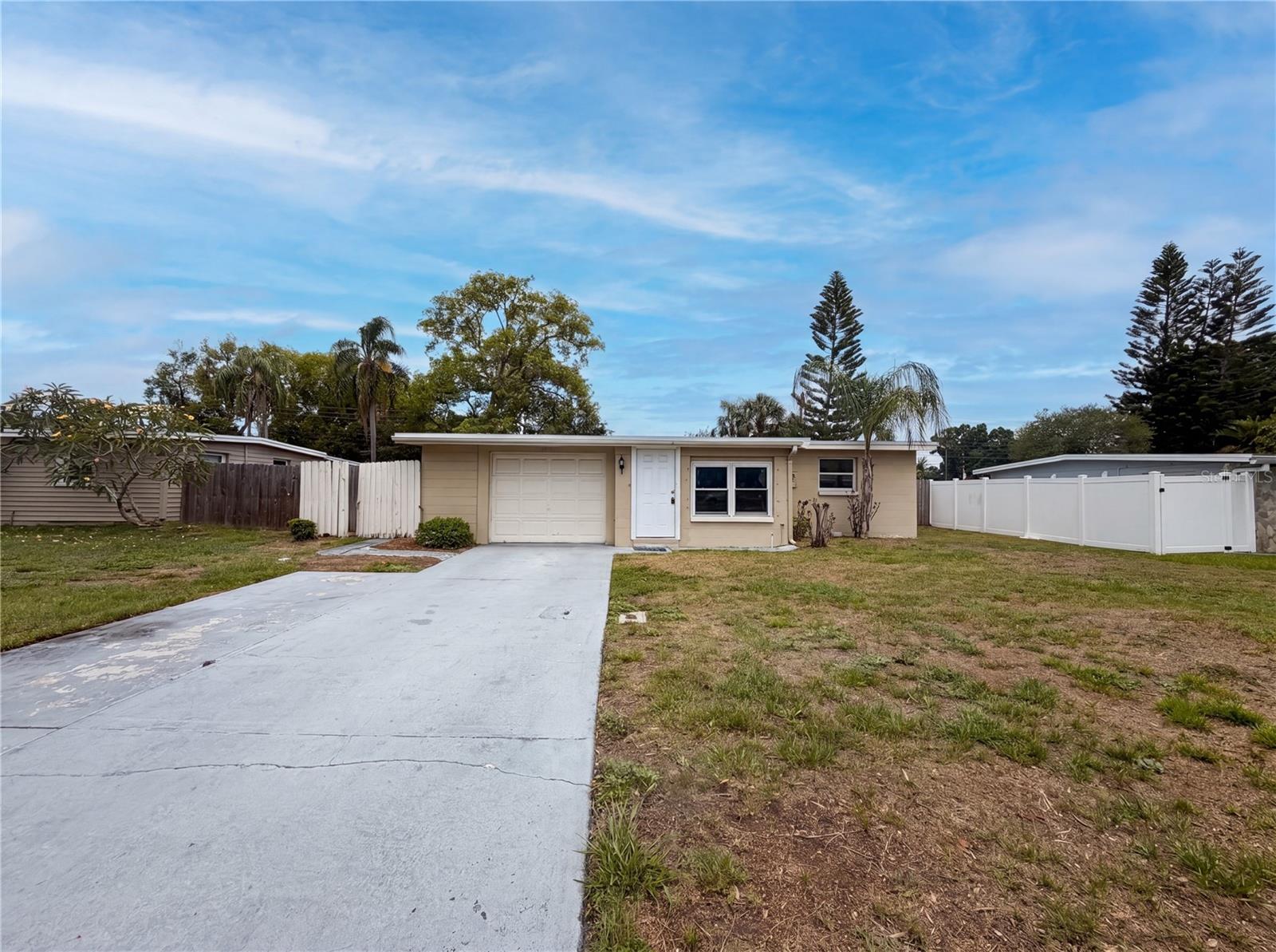 Image 5 of 18 For 10463 110th Avenue