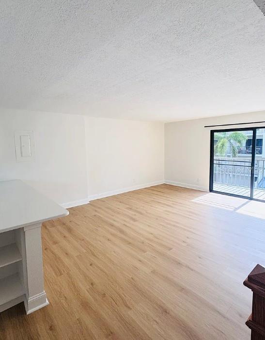 Image 8 of 18 For 105 4th Avenue Ne 223