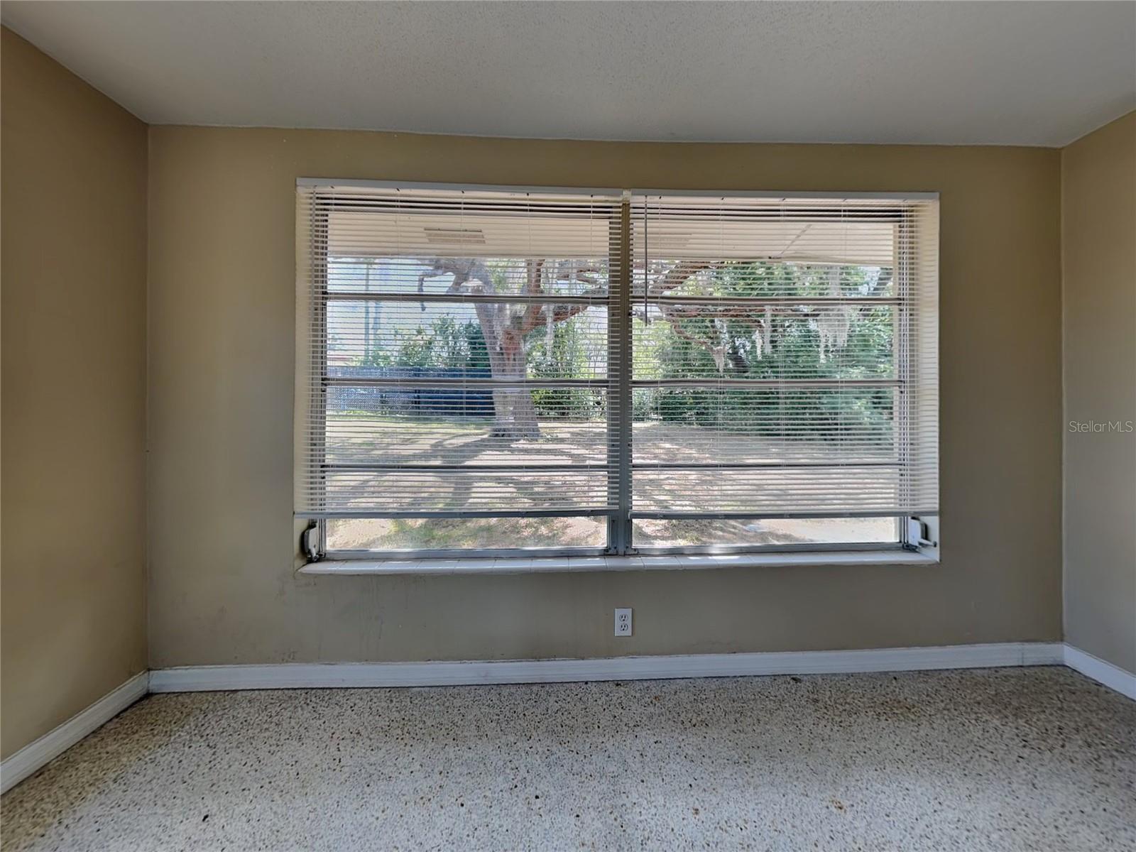 Image 10 of 17 For 10632 Laburnum Drive