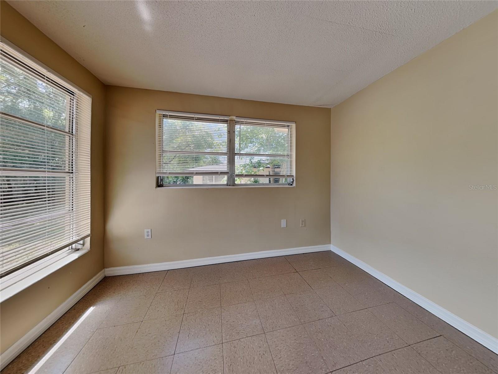 Image 16 of 17 For 10632 Laburnum Drive