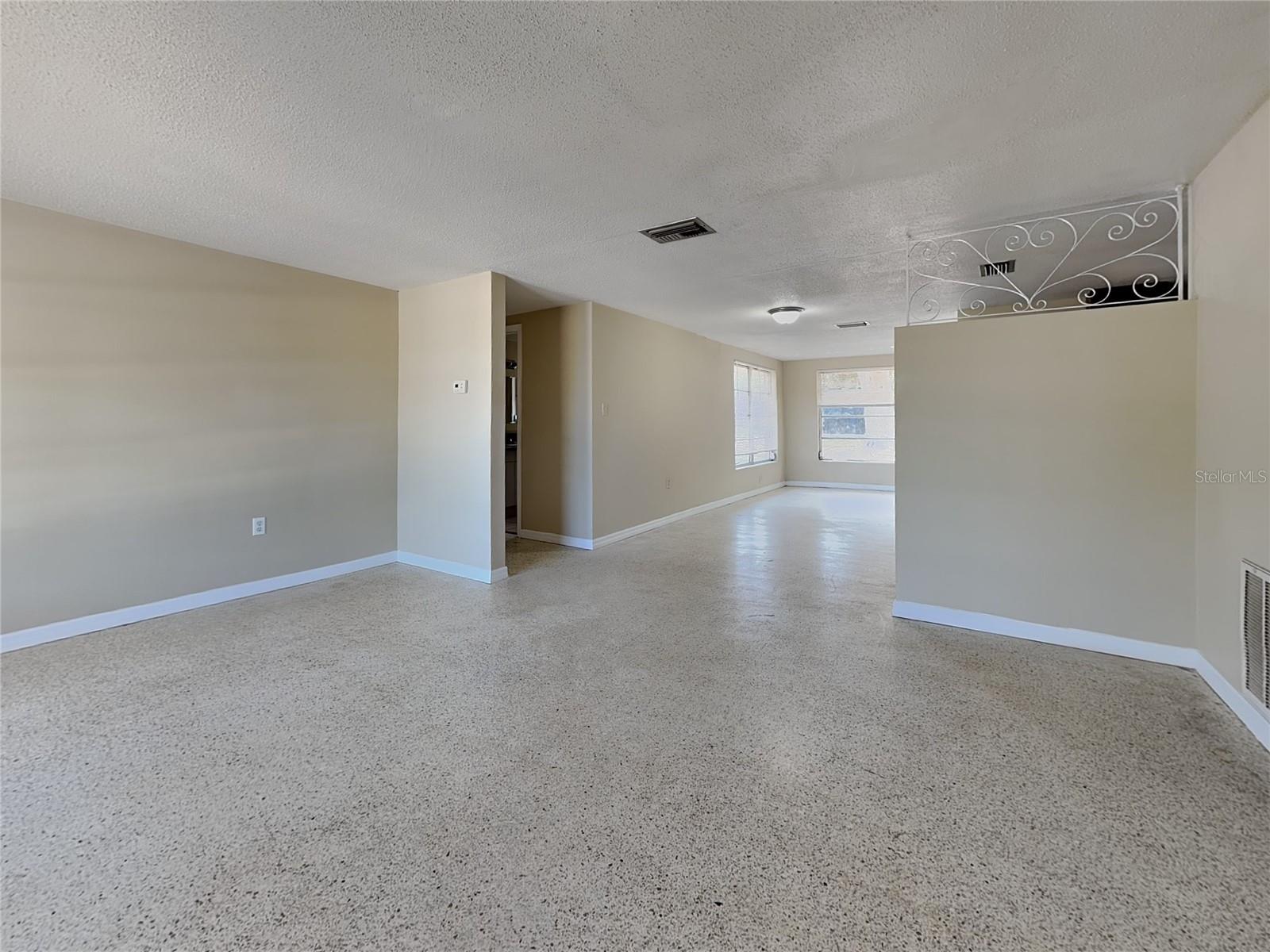 Image 2 of 17 For 10632 Laburnum Drive