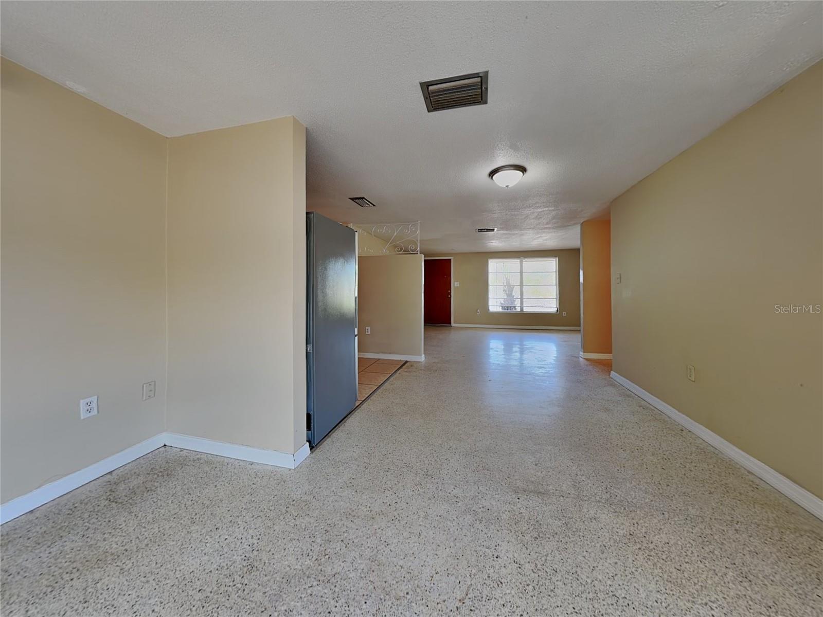 Image 4 of 17 For 10632 Laburnum Drive