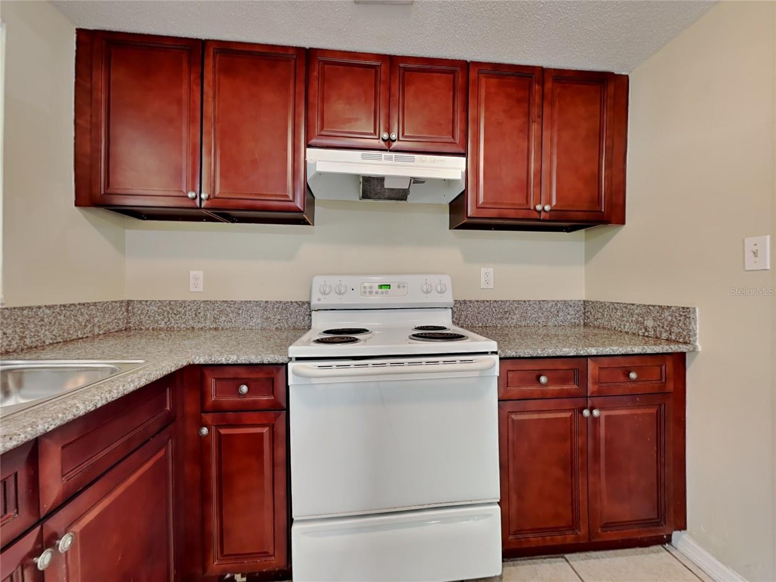 Image 5 of 17 For 10632 Laburnum Drive